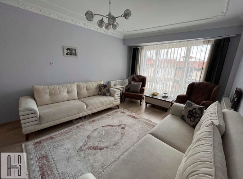 AKIN ÖRS'ten YILDIZTEPE MH HALK CADDESİ ÜSTÜ 3+1 ASANSÖRLÜ DAİRE